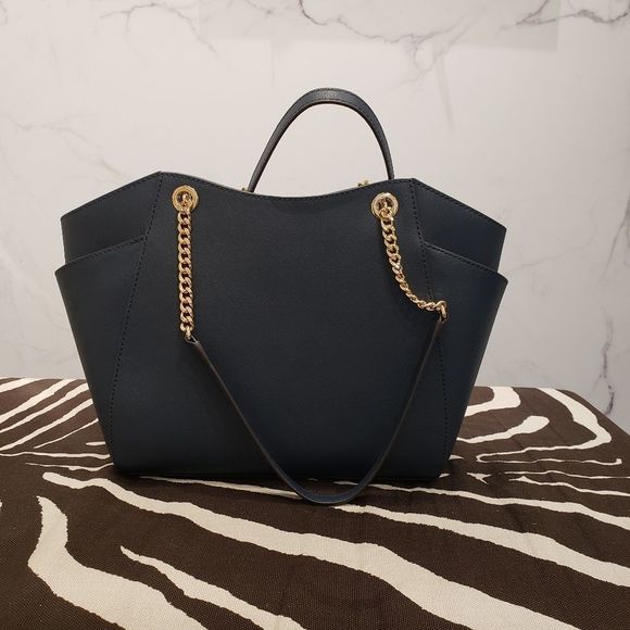 Michael Kors JST Large Chain Shoulder Tote - Picture 2 of 6